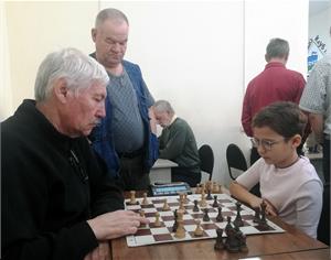 Ветераны передали шахматную мудрость