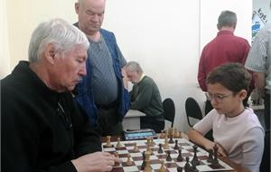 Ветераны передали шахматную мудрость