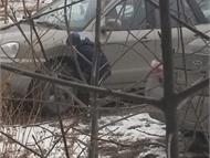 Арамильцы обеспокоены: во дворах домов по улицам Ленина и Новая мальчик... Маленькие хулиганы